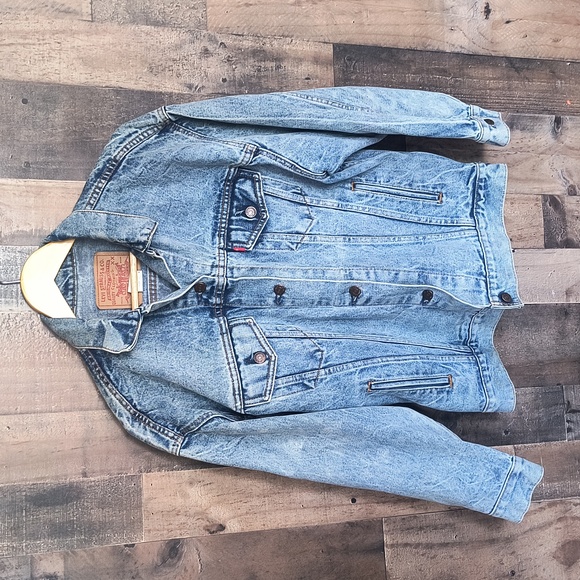 Vintage Levi's Made In The USA Acid Wash Denim Trucker  Jacket Sz Med Women - Picture 1 of 17